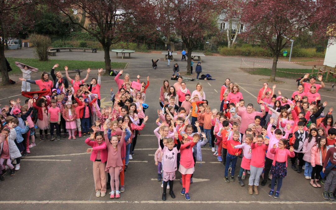 Pink gegen Rassismus