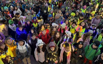 Glühwürmchentag an der Janosch-Grundschule: Gemeinsam sichtbar und sicher unterwegs